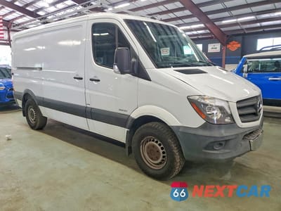Czwarte zdjęcie samochodu z boku: 2014 MERCEDES-BENZ SPRINTER 2500 VIN:WD3PE7CC2E5826075 - miniatura