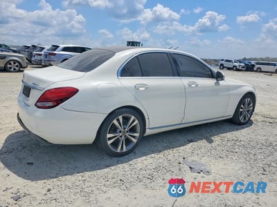 Trzecie zdjęcie samochodu z tyłu: 2018 MERCEDES-BENZ C 300 4MATIC VIN:WDDWF4KB2JR403981 - miniatura