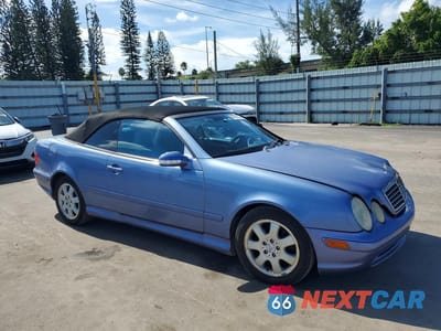 Czwarte zdjęcie samochodu z boku: 2000 MERCEDES-BENZ CLK 430 VIN:WDBLK70G4YT051944 - miniatura