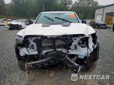 Piąte zdjęcie samochodu w środku: 2024 TOYOTA TACOMA TRD OFF-ROAD VIN:3TYLB5JN1RT042951 - miniatura
