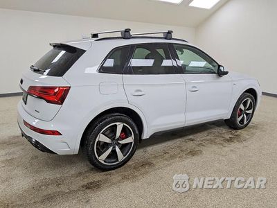 Trzecie zdjęcie samochodu z tyłu: 2024 AUDI Q5 VIN:WA1EAAFYXR2101483 - miniatura