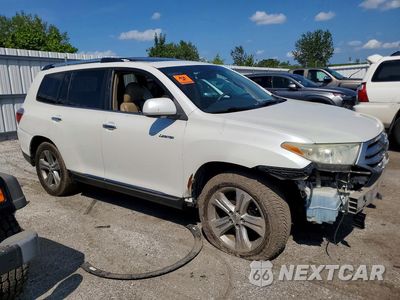 Czwarte zdjęcie samochodu z boku: 2013 TOYOTA HIGHLANDER LIMITED VIN:5TDDK3EH9DS210949 - miniatura