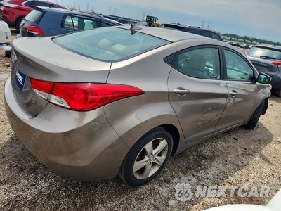 Trzecie zdjęcie samochodu z tyłu: 2013 HYUNDAI ELANTRA GLS VIN:5NPDH4AE3DH394226 - miniatura