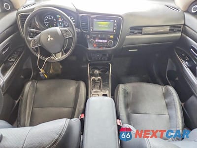 Zdjęcie 8 z 13 samochodu: 2018 MITSUBISHI OUTLANDER SE VIN:JA4AZ3A3XJZ007730 - miniatura