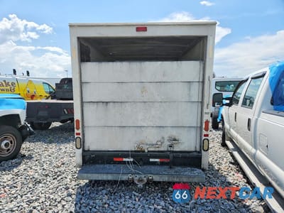 Zdjęcie 6 z 13 samochodu: 2006 GMC SAVANA CUTAWAY G3500 VIN:1GDGG31V161905738 - miniatura