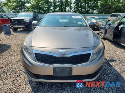Piąte zdjęcie samochodu w środku: 2013 KIA OPTIMA LX VIN:5XXGM4A76DG228515 - miniatura
