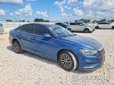 Czwarte zdjęcie samochodu z boku: 2021 VOLKSWAGEN JETTA S VIN:3VWC57BU5MM007677 - miniatura