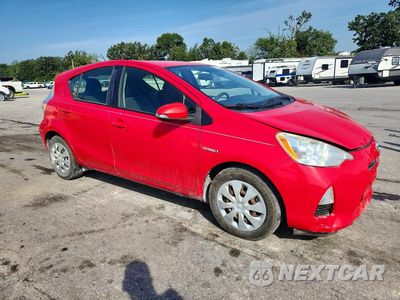 Czwarte zdjęcie samochodu z boku: 2013 TOYOTA PRIUS C TWO VIN:JTDKDTB38D1551329 - miniatura