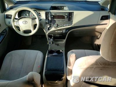 Zdjęcie 8 z 13 samochodu: 2013 TOYOTA SIENNA LE VIN:5TDKK3DCXDS399544 - miniatura