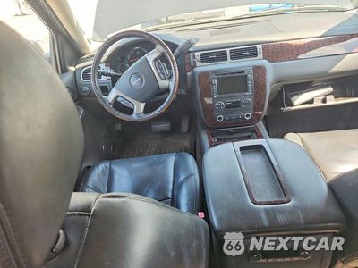 Zdjęcie 8 z 12 samochodu: 2009 GMC YUKON DENALI VIN:1GKFK03229J115423 - miniatura