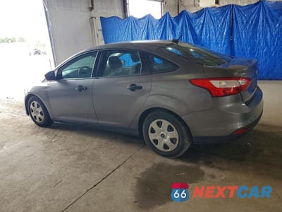 Drugie zdjęcie samochodu z przodu: 2013 FORD FOCUS S VIN:1FADP3E23DL143656 - miniatura