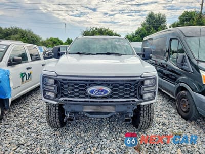 Piąte zdjęcie samochodu w środku: 2024 FORD F350 SUPER DUTY VIN:1FT8W3BT3RED49390 - miniatura