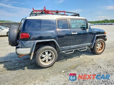 Trzecie zdjęcie samochodu z tyłu: 2007 TOYOTA FJ CRUISER BASE VIN:JTEBU11F270032122 - miniatura