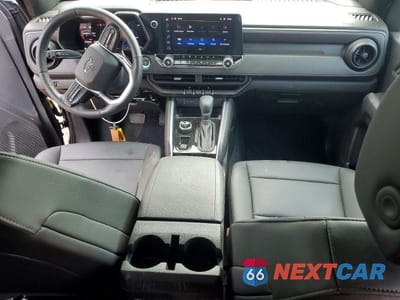 Zdjęcie 8 z 13 samochodu: 2025 CHEVROLET COLORADO TRAIL BOSS VIN:1GCPTEEK0S1181675 - miniatura