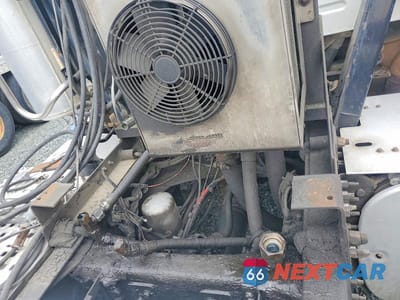Zdjęcie 12 z 12 samochodu: 2014 VOLVO VNM SEMI TRUCK VIN:4V4MC9EG5EN173868 - miniatura