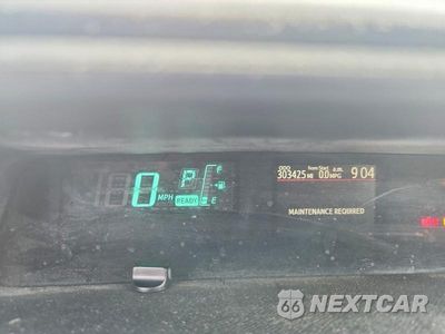 Zdjęcie 9 z 12 samochodu: 2012 TOYOTA PRIUS C TWO VIN:JTDKDTB32C1012767 - miniatura