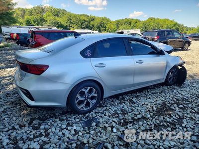 Trzecie zdjęcie samochodu z tyłu: 2019 KIA FORTE LXS VIN:3KPF24AD6KE107822 - miniatura