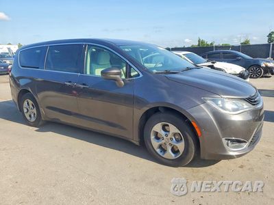 Czwarte zdjęcie samochodu z boku: 2018 CHRYSLER PACIFICA HYBRID TOURING PLUS VIN:2C4RC1H77JR163631 - miniatura