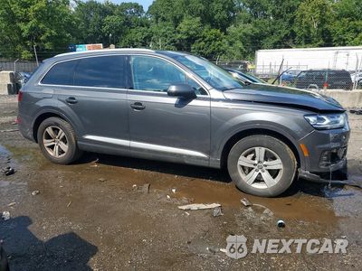 Czwarte zdjęcie samochodu z boku: 2019 AUDI Q7 PREMIUM VIN:WA1AHBF7XKD020162 - miniatura