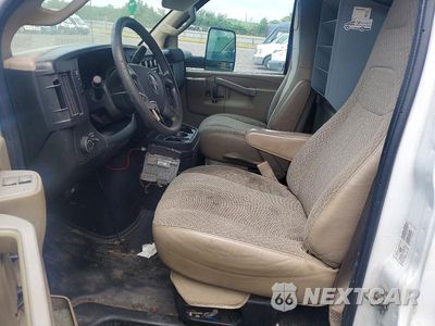 Zdjęcie 7 z 13 samochodu: 2018 GMC SAVANA BOX TRUCK VIN:7GZ67UCG8JN000339 - miniatura