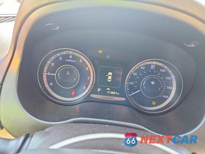 Zdjęcie 9 z 12 samochodu: 2015 HYUNDAI AZERA LIMITED VIN:KMHFH4JG4FA440162 - miniatura