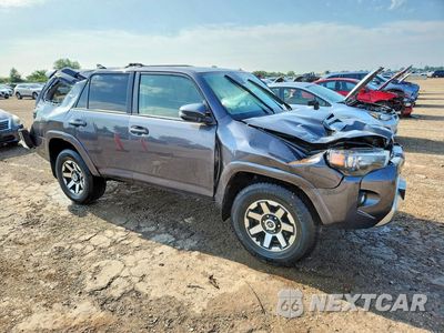 Czwarte zdjęcie samochodu z boku: 2022 TOYOTA 4RUNNER TRD OFF-ROAD PREMIUM VIN:JTERU5JR9N6016171 - miniatura