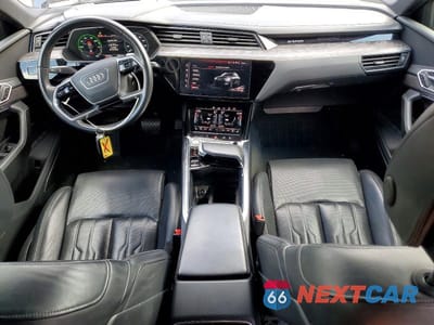 Zdjęcie 8 z 13 samochodu: 2019 AUDI E-TRON PRESTIGE VIN:WA1VAAGE6KB007501 - miniatura