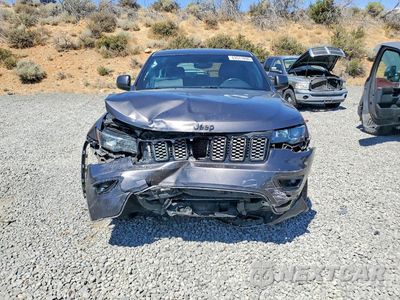 Piąte zdjęcie samochodu w środku: 2018 JEEP GRAND CHEROKEE LAREDO VIN:1C4RJFAG0JC188912 - miniatura