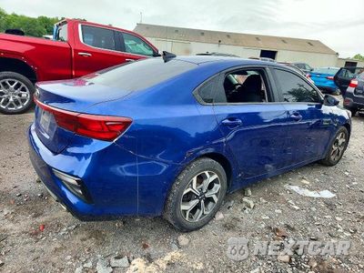Trzecie zdjęcie samochodu z tyłu: 2019 KIA FORTE LXS VIN:3KPF24AD3KE022324 - miniatura