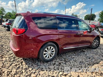 Trzecie zdjęcie samochodu z tyłu: 2018 CHRYSLER PACIFICA TOURING L VIN:2C4RC1BG4JR294816 - miniatura