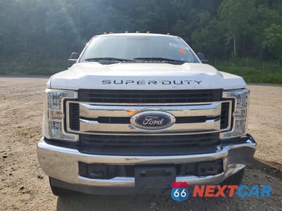 Piąte zdjęcie samochodu w środku: 2017 FORD F250 SUPER DUTY VIN:1FT7X2B60HEB55623 - miniatura