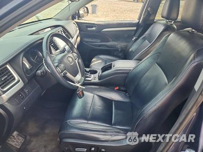 Zdjęcie 7 z 13 samochodu: 2016 TOYOTA HIGHLANDER XLE VIN:5TDJKRFH5GS301533 - miniatura