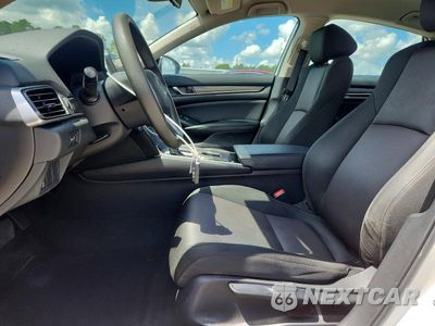Zdjęcie 7 z 12 samochodu: 2019 HONDA ACCORD LX VIN:1HGCV1F17KA067598 - miniatura