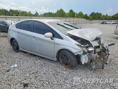 Czwarte zdjęcie samochodu z boku: 2014 TOYOTA PRIUS TWO VIN:JTDKN3DU8E1806162 - miniatura