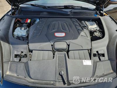 Zdjęcie 12 z 13 samochodu: 2021 PORSCHE CAYENNE GTS VIN:WP1AG2AY8MDA33146 - miniatura