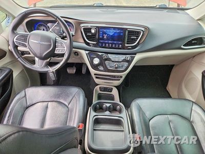 Zdjęcie 8 z 13 samochodu: 2018 CHRYSLER PACIFICA TOURING L VIN:2C4RC1BG5JR182641 - miniatura