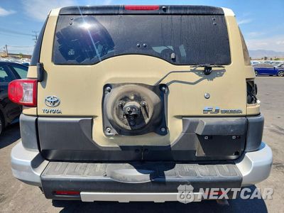 Zdjęcie 6 z 14 samochodu: 2011 TOYOTA FJ CRUISER BASE VIN:JTEZU4BF5BK011292 - miniatura