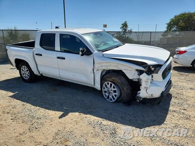 Czwarte zdjęcie samochodu z boku: 2026 TOYOTA TACOMA SR VIN:3TYKD5HNXTT040845 - miniatura