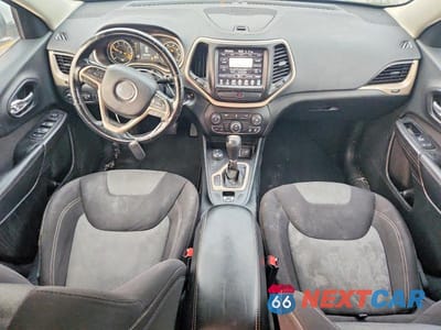 Zdjęcie 8 z 13 samochodu: 2014 JEEP CHEROKEE LATITUDE VIN:1C4PJMCB7EW165953 - miniatura
