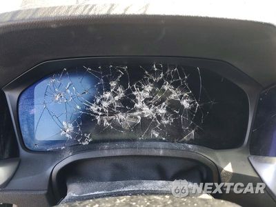 Zdjęcie 9 z 12 samochodu: 2019 BMW 330I VIN:WBA5R1C52KAK06794 - miniatura
