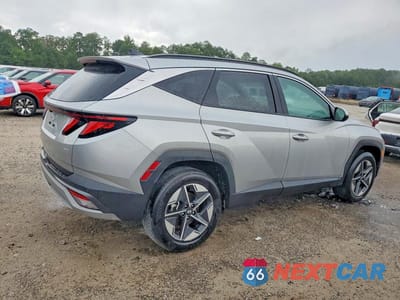 Trzecie zdjęcie samochodu z tyłu: 2025 HYUNDAI TUCSON SEL VIN:5NMJBCDE6SH518459 - miniatura