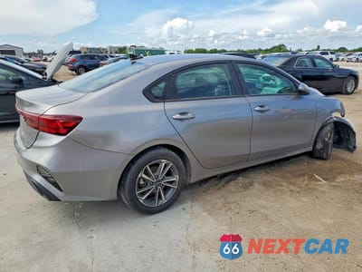 Trzecie zdjęcie samochodu z tyłu: 2024 KIA FORTE LXS VIN:3KPF24AD2RE749545 - miniatura