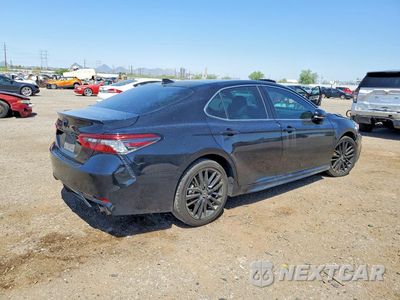 Trzecie zdjęcie samochodu z tyłu: 2022 TOYOTA CAMRY XSE VIN:4T1K61AK4NU714707 - miniatura