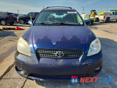 Piąte zdjęcie samochodu w środku: 2005 TOYOTA MATRIX XR VIN:2T1KR32E15C345401 - miniatura