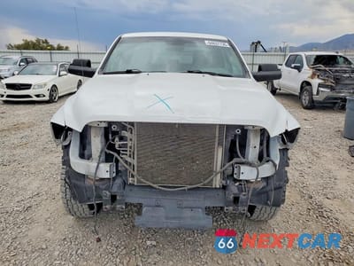 Piąte zdjęcie samochodu w środku: 2019 RAM 1500 CLASSIC TRADESMAN VIN:1C6RR7FGXKS632769 - miniatura