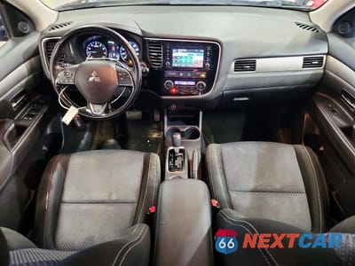 Zdjęcie 8 z 13 samochodu: 2016 MITSUBISHI OUTLANDER SE VIN:JA4AZ3A35GZ007062 - miniatura