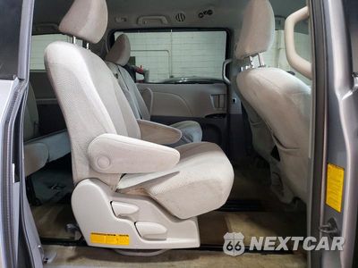 Zdjęcie 11 z 14 samochodu: 2012 TOYOTA SIENNA LE VIN:5TDKK3DC9CS180380 - miniatura