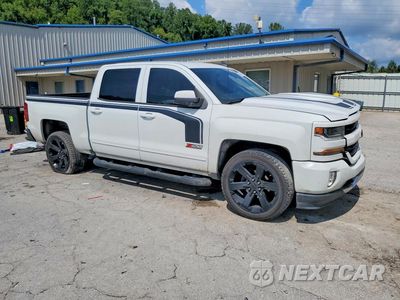 Czwarte zdjęcie samochodu z boku: 2017 CHEVROLET SILVERADO K1500 LT VIN:3GCUKREC0HG153763 - miniatura
