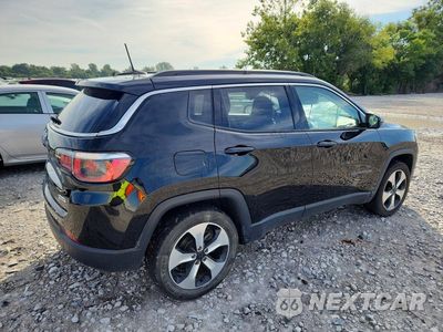 Trzecie zdjęcie samochodu z tyłu: 2018 JEEP COMPASS LATITUDE VIN:3C4NJDBB2JT113882 - miniatura