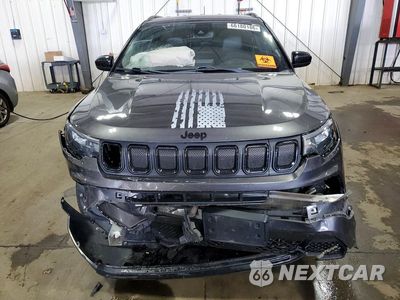 Piąte zdjęcie samochodu w środku: 2022 JEEP COMPASS LATITUDE VIN:3C4NJDBB9NT186740 - miniatura